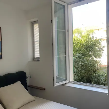 Apparemment Cosy Avec Balcon Plein Centre De - Carla 칸느