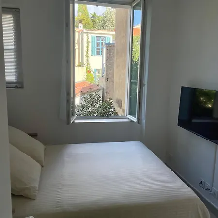 Apparemment Cosy Avec Balcon Plein Centre De - Carla * 칸느
